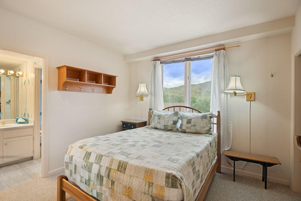 Standard Condo, 3 Bedrooms, Balcony, Mountain View (Chamonix 32) photo 2