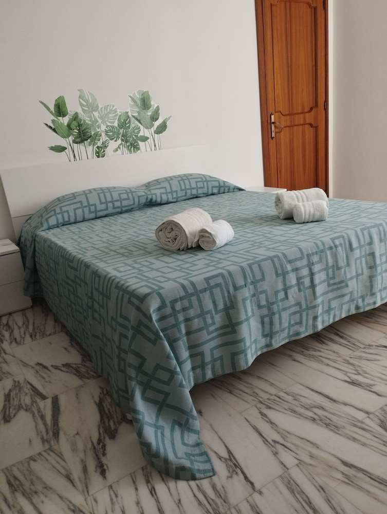 Standard Quadruple Room, City View (A)