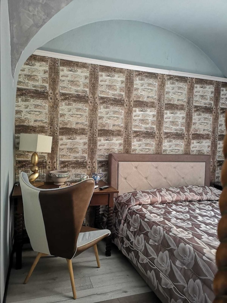 Comfort Studio, 1 Queen Bed, City View