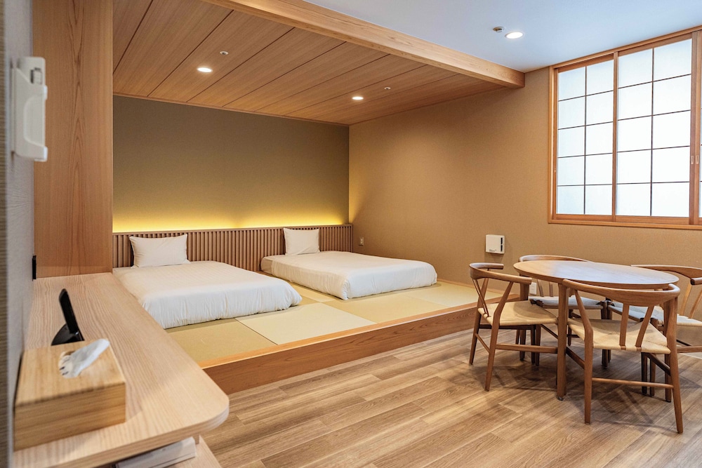 Grand Room, 2 Queen Beds, Non Smoking photo 1