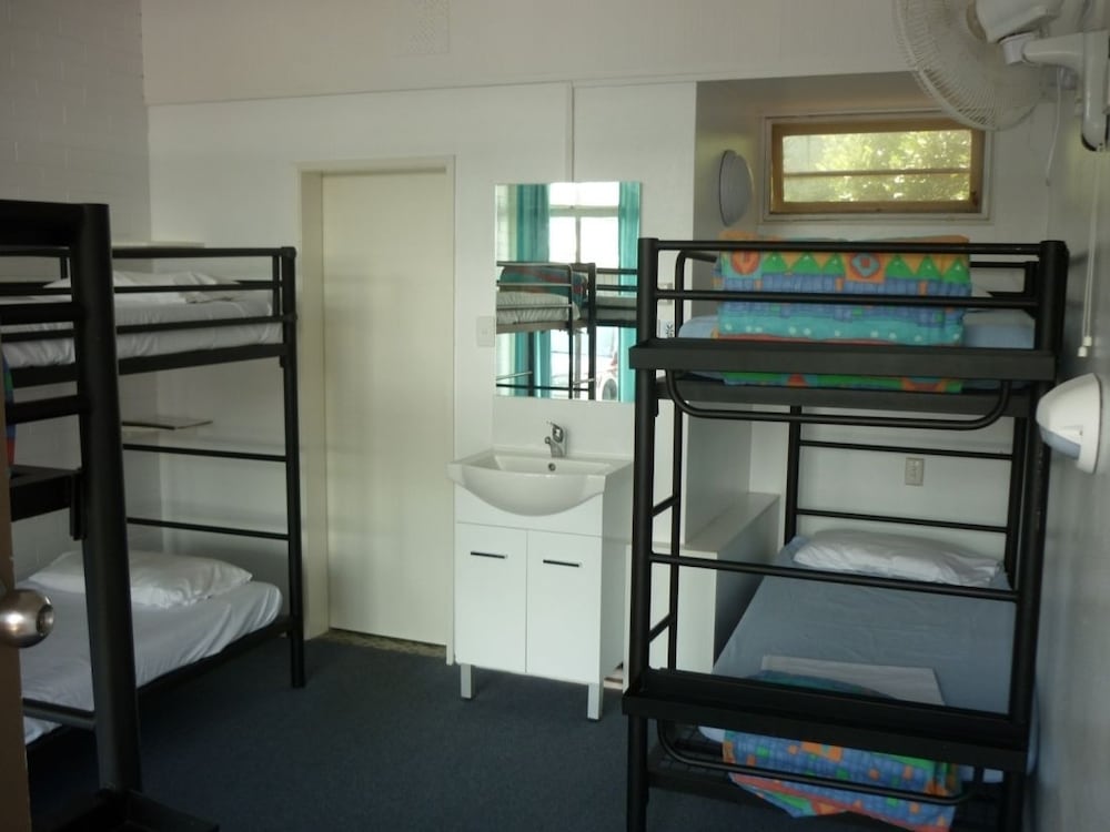 Triple Room, Ensuite photo 2