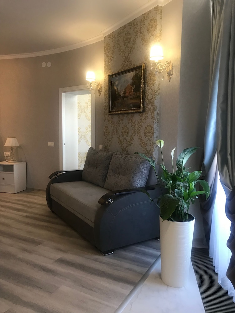Family Studio Suite