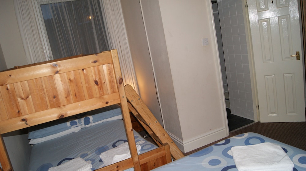 Family Room (Room 4)