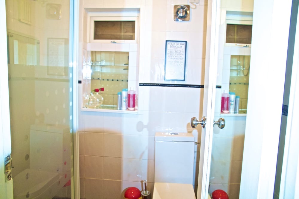 Deluxe Double Room, Ensuite photo 3