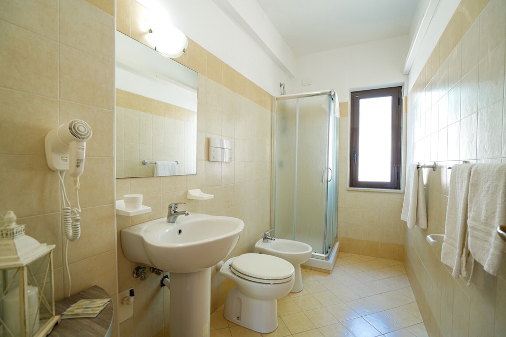 Standard Condo, Tower photo 3