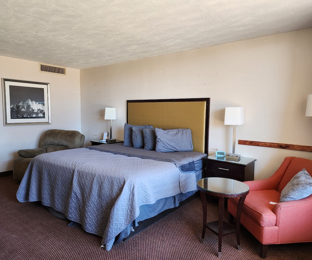 Junior Suite, 1 King Bed, Non Smoking photo 2