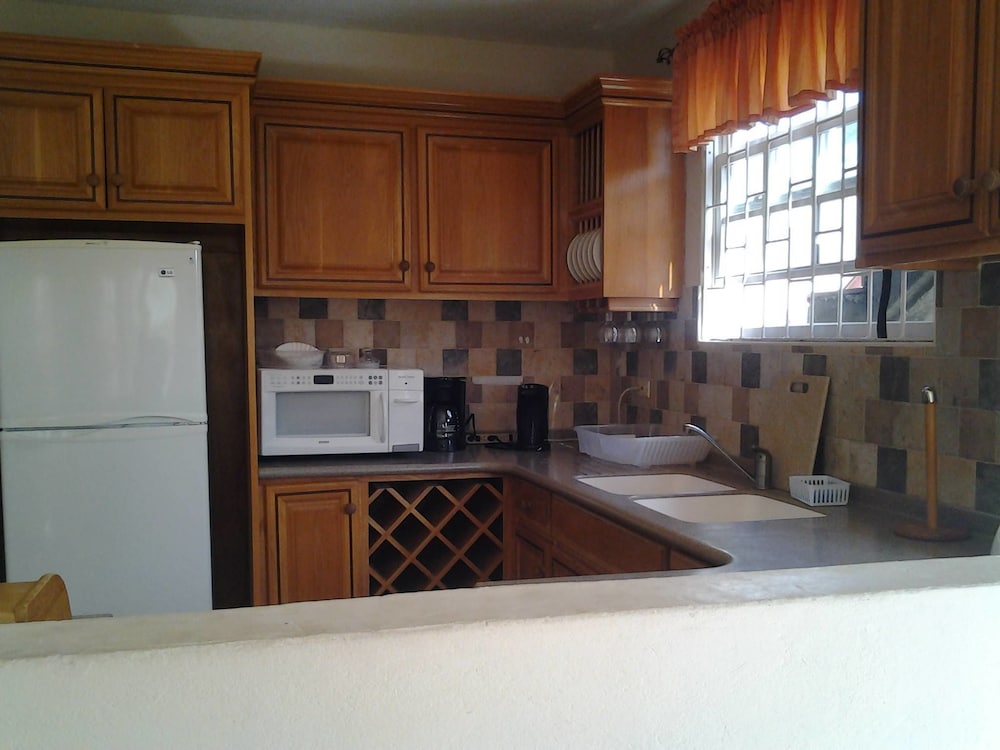 Family Apartment, 2 Bedrooms, Accessible, Pool View (Ginger Lily)