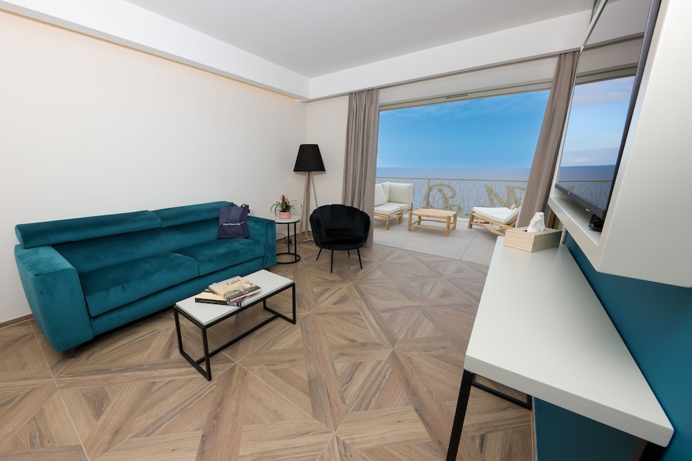Honeymoon Double Room, Sea View - Photo 8
