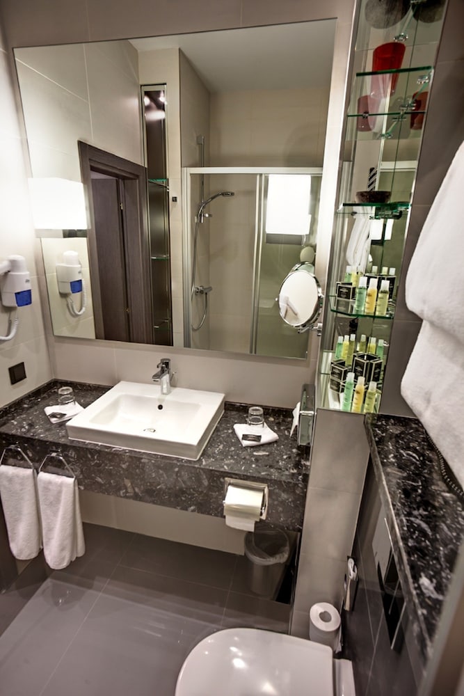Standard Twin Room, 2 Twin Beds - Photo 2