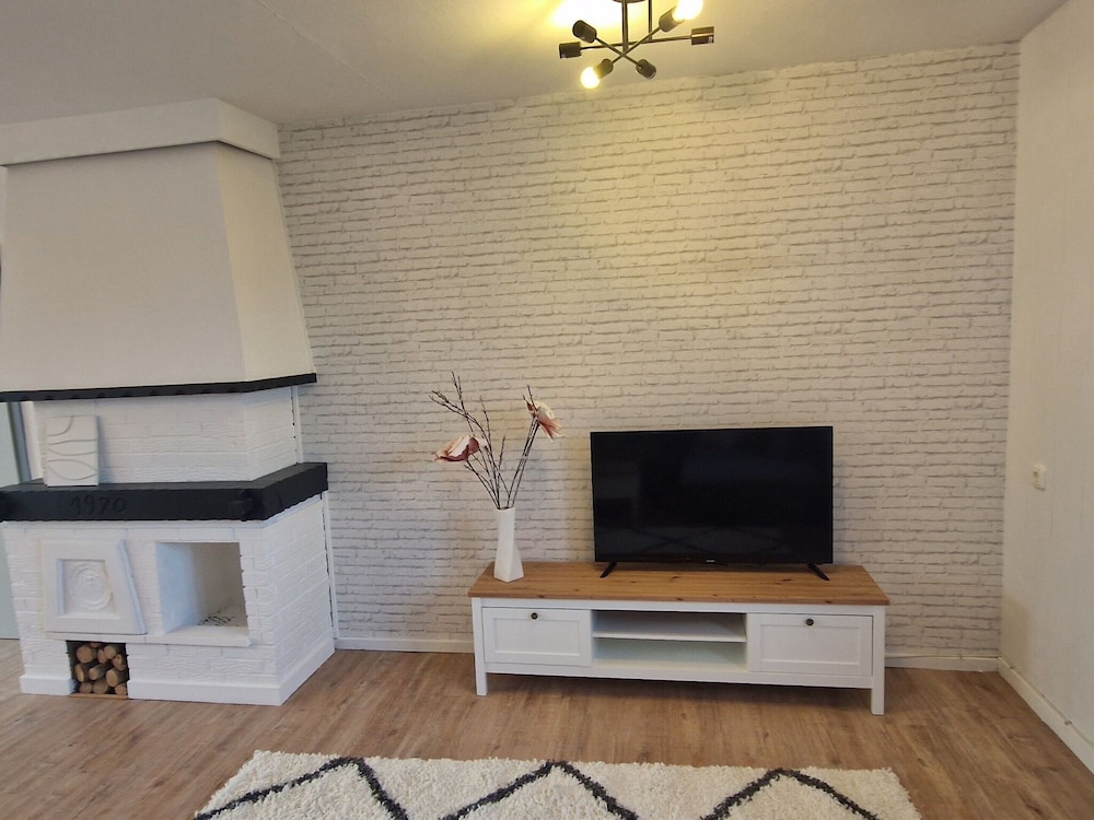 Apartment photo 2
