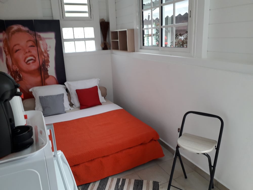 Classic Bungalow, 1 Double Bed, Pool View photo 1