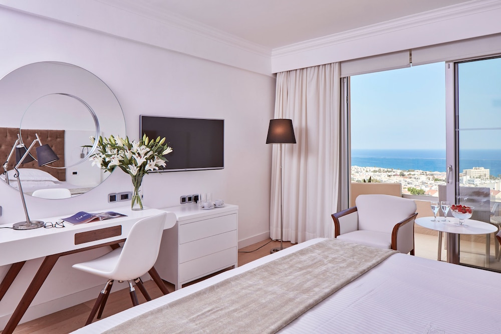 Standard Double or Twin Room, Sea View - Photo 1