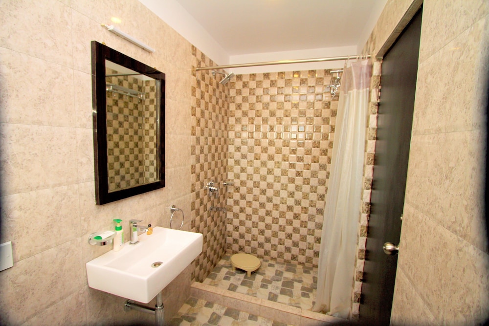 Super Deluxe Room - Photo 9