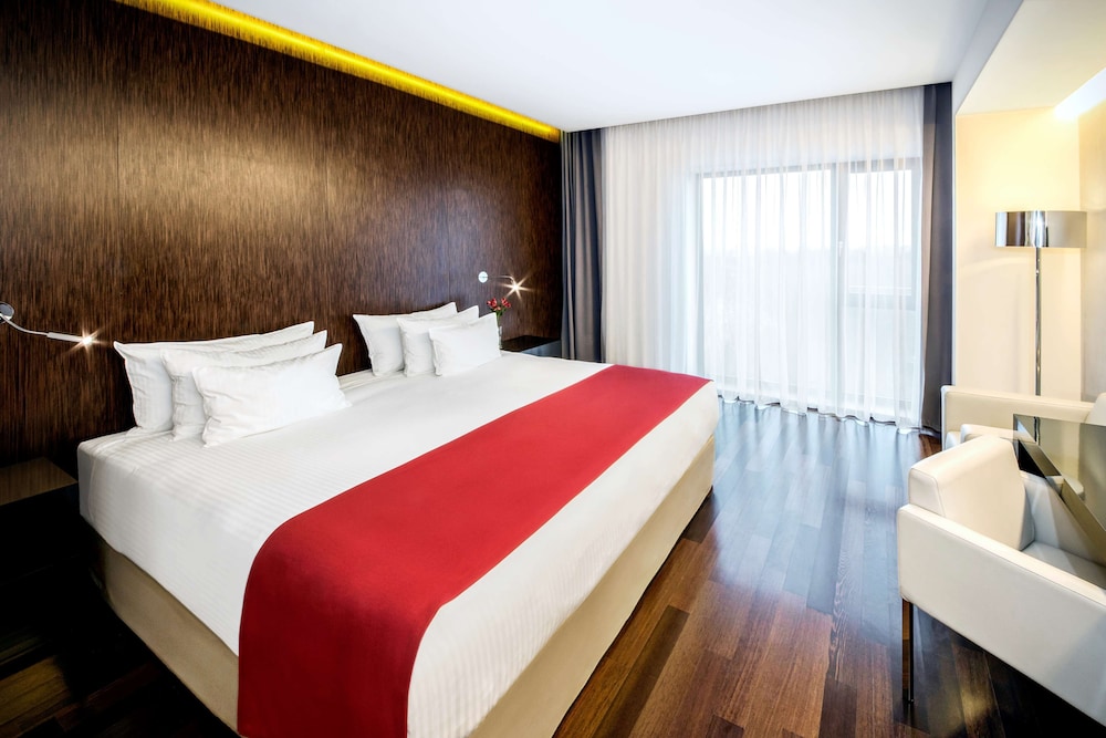 Superior Room (Extra Bed 3 Adults)