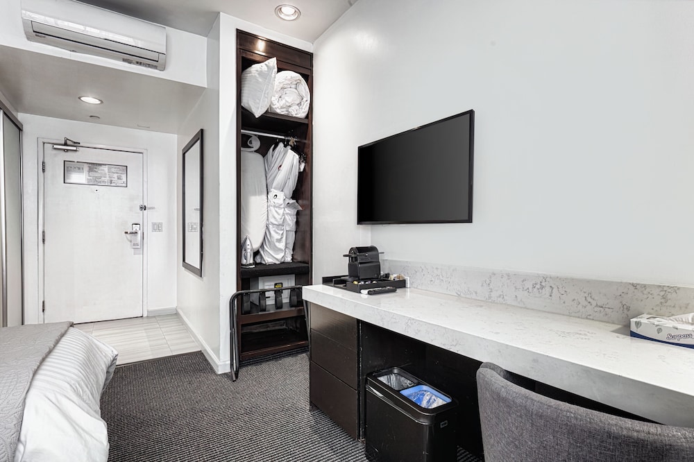 Deluxe Room, 1 King Bed, Non Smoking