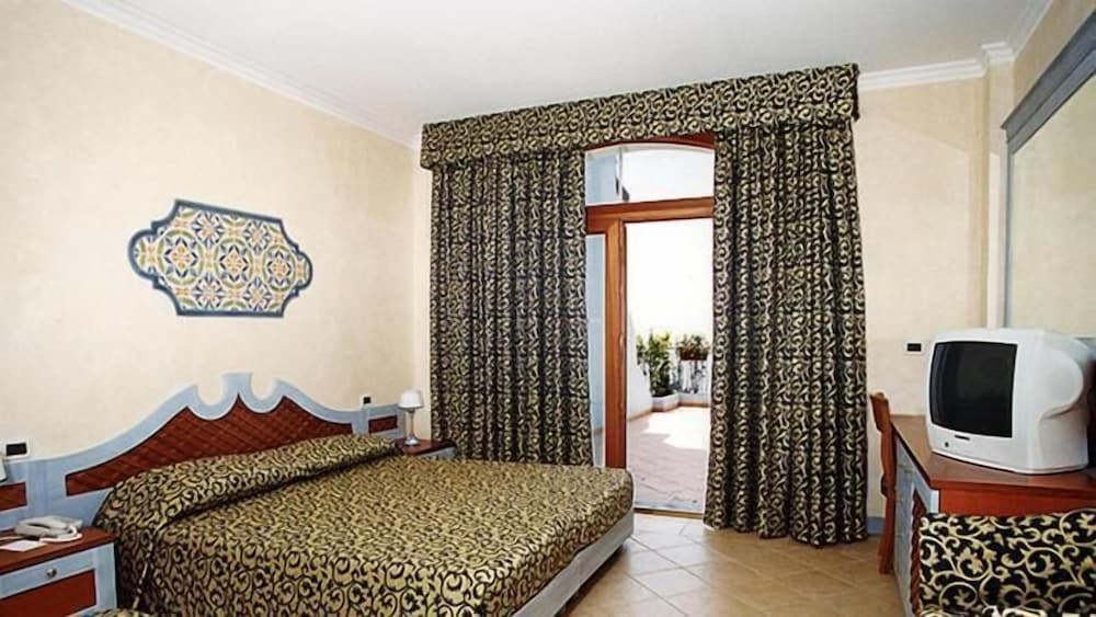 Triple Room photo 2