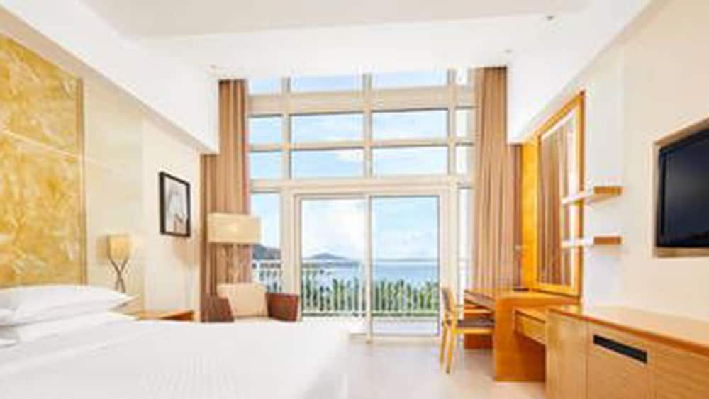 Suite, 1 Bedroom, Balcony photo 2
