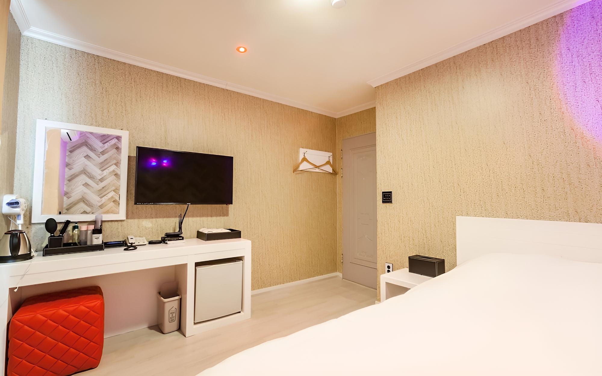 Room (Deluxe Room) photo 3