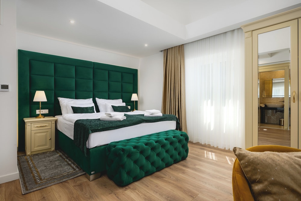 Deluxe Double Room, City View