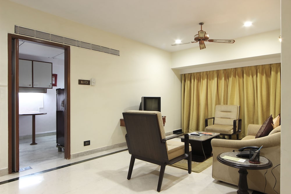 2 Bedroom Suite - Photo 13