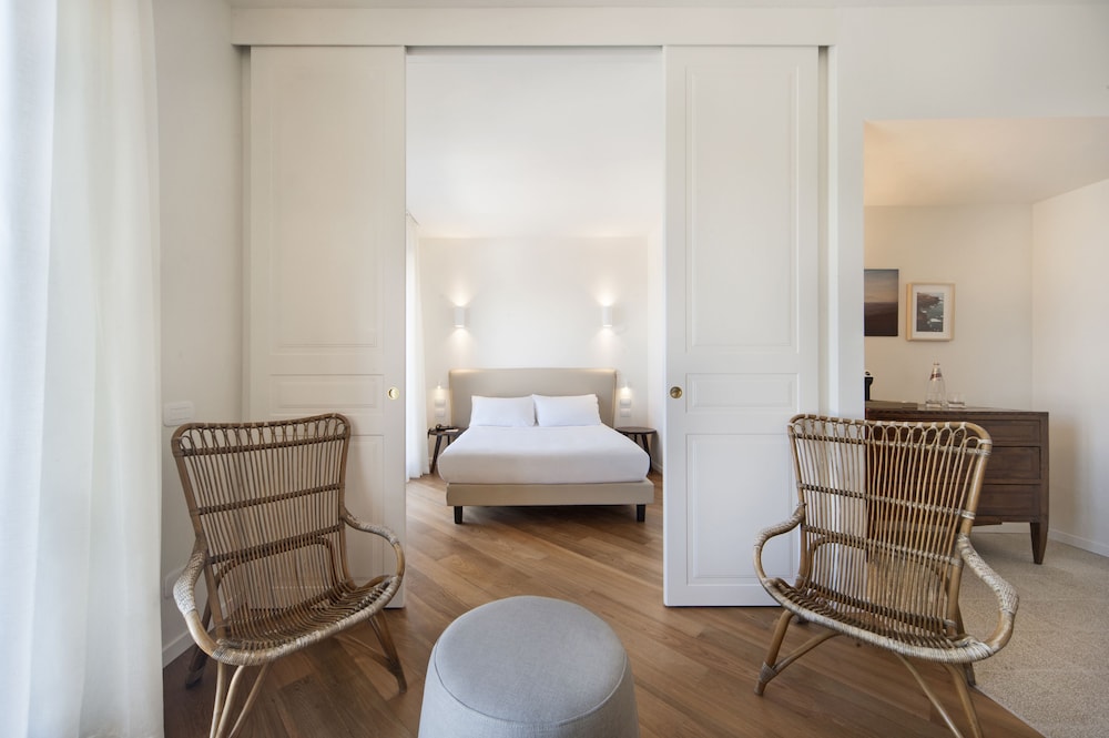 Suite, 1 Double Bed, Balcony photo 2