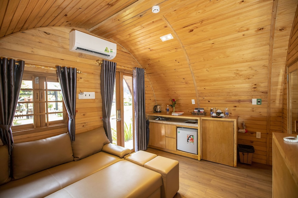 Superior Bungalow - Photo 8