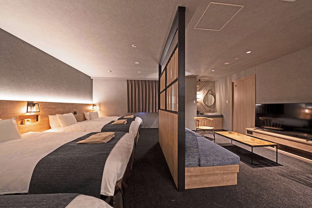 The Around Suite Room, Triple, Non Smoking - Photo 8
