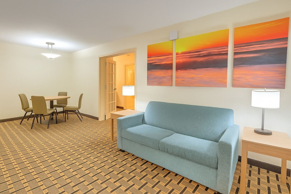 Suite - Photo 7