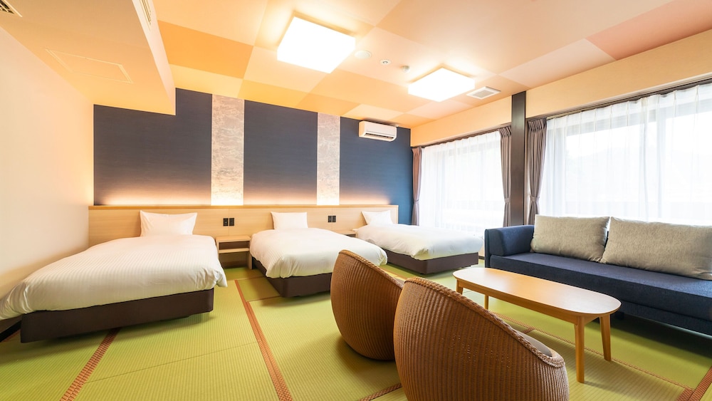 Superior Japanese-Style Triple Beds - Shared Bathroom - Non-Smoking