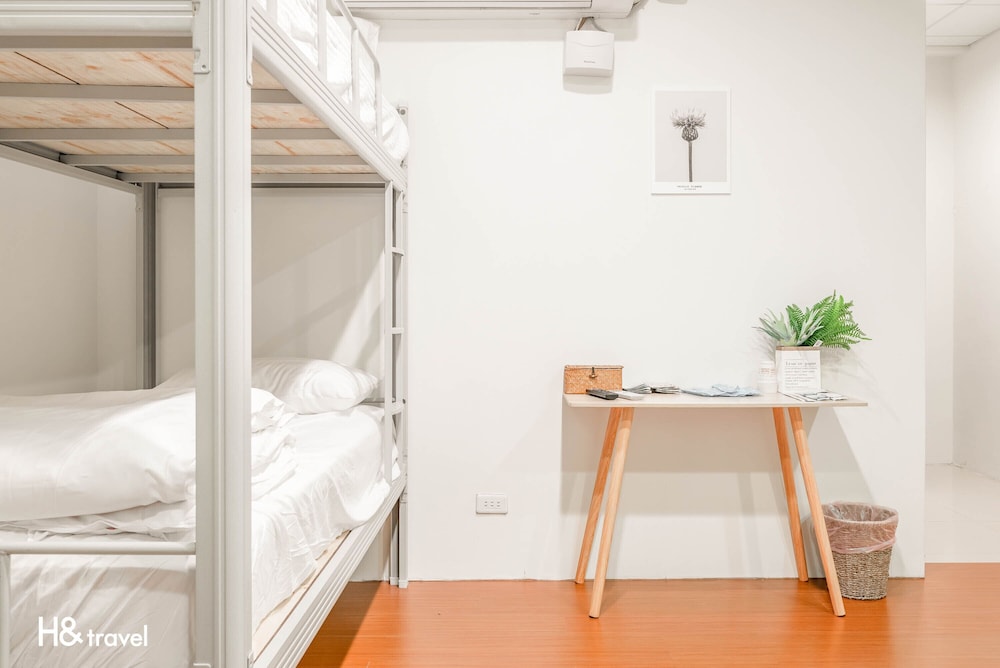 Shared Dormitory, Mixed Dorm