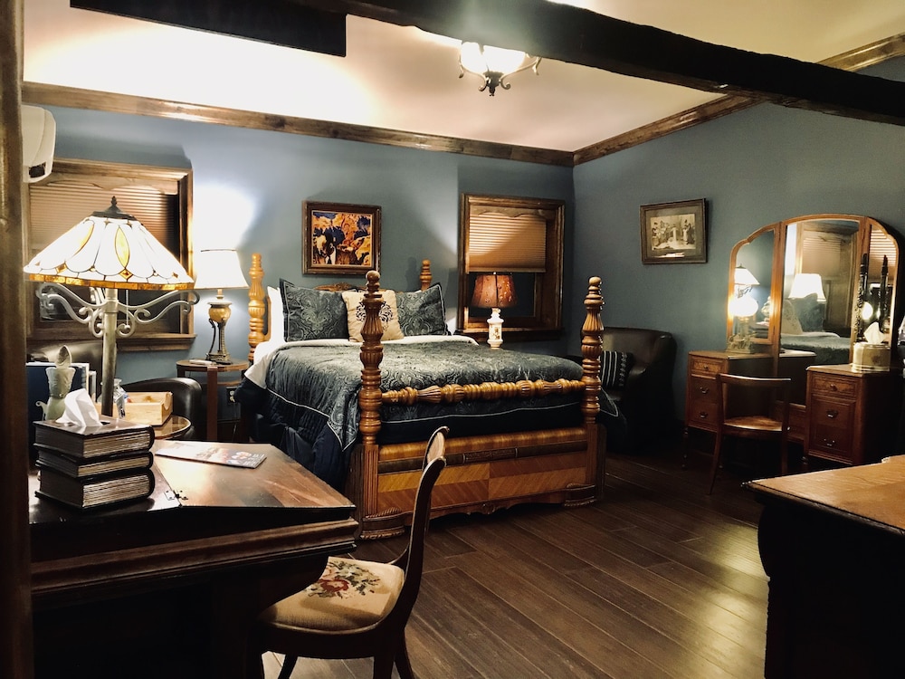 Deluxe Room, 1 Queen Bed, Non Smoking, Refrigerator (Copland) photo 1