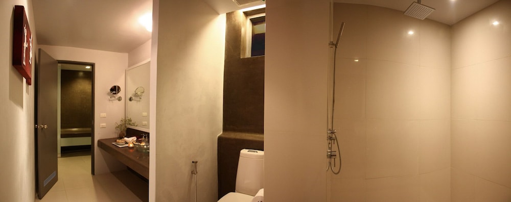 The Deluxe with Seaview - Photo 18