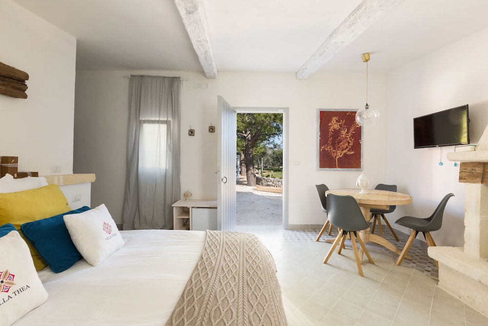 Honeymoon Studio