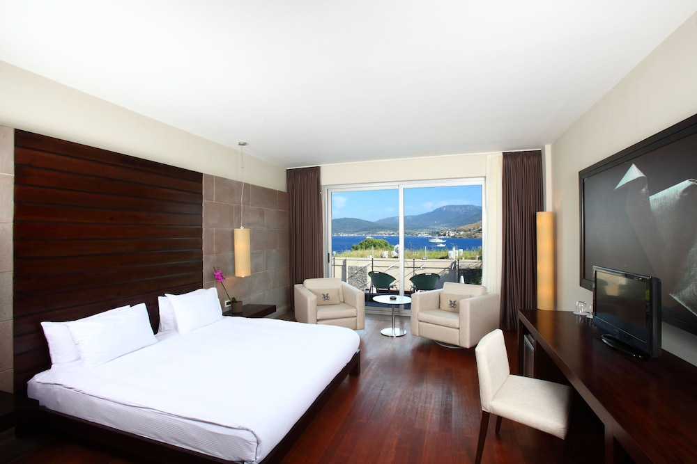 Deluxe Room, Sea View - Photo 1