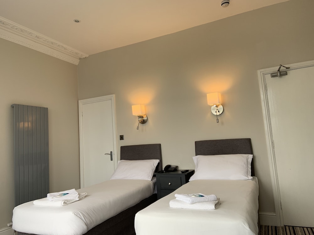 Double Or Twin Room, Ensuite photo 3