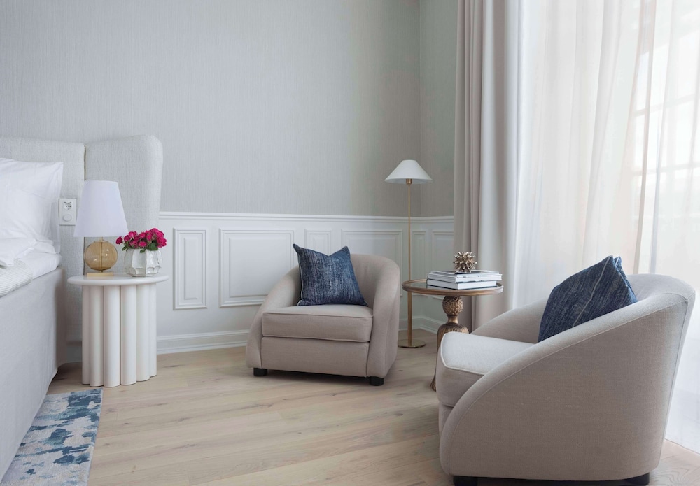 Superior Room (With View) - Photo 2