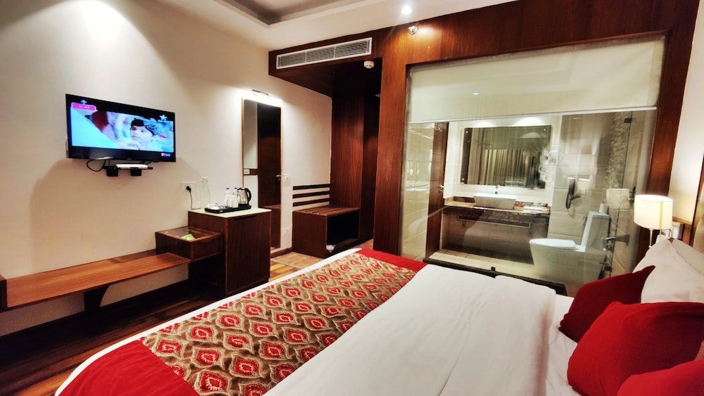 Deluxe Room - Photo 8