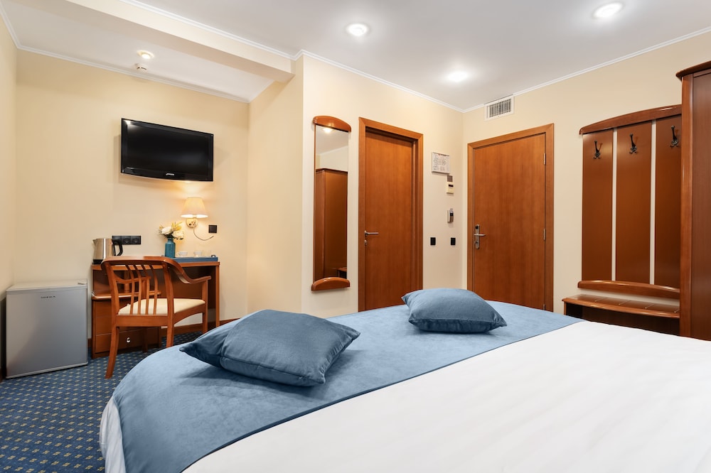 Superior Double or Twin Room photo 2