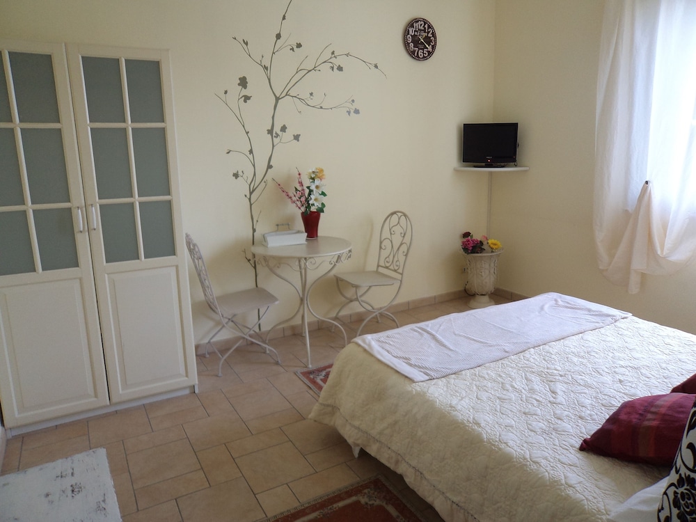 Basic Double Room photo 1