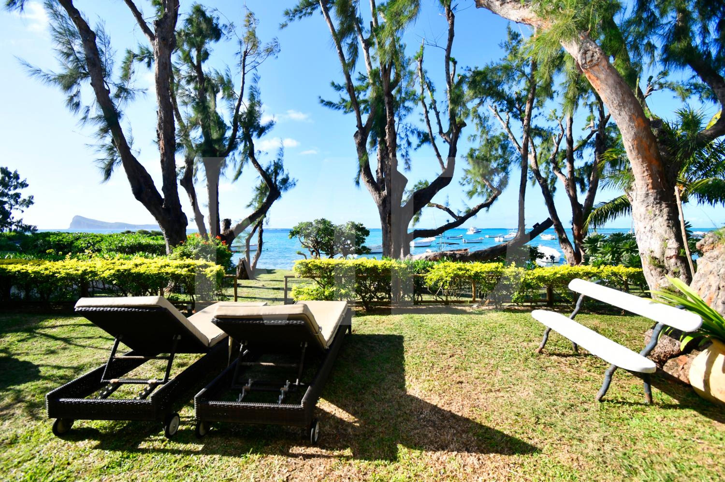 Villa - Beach Front