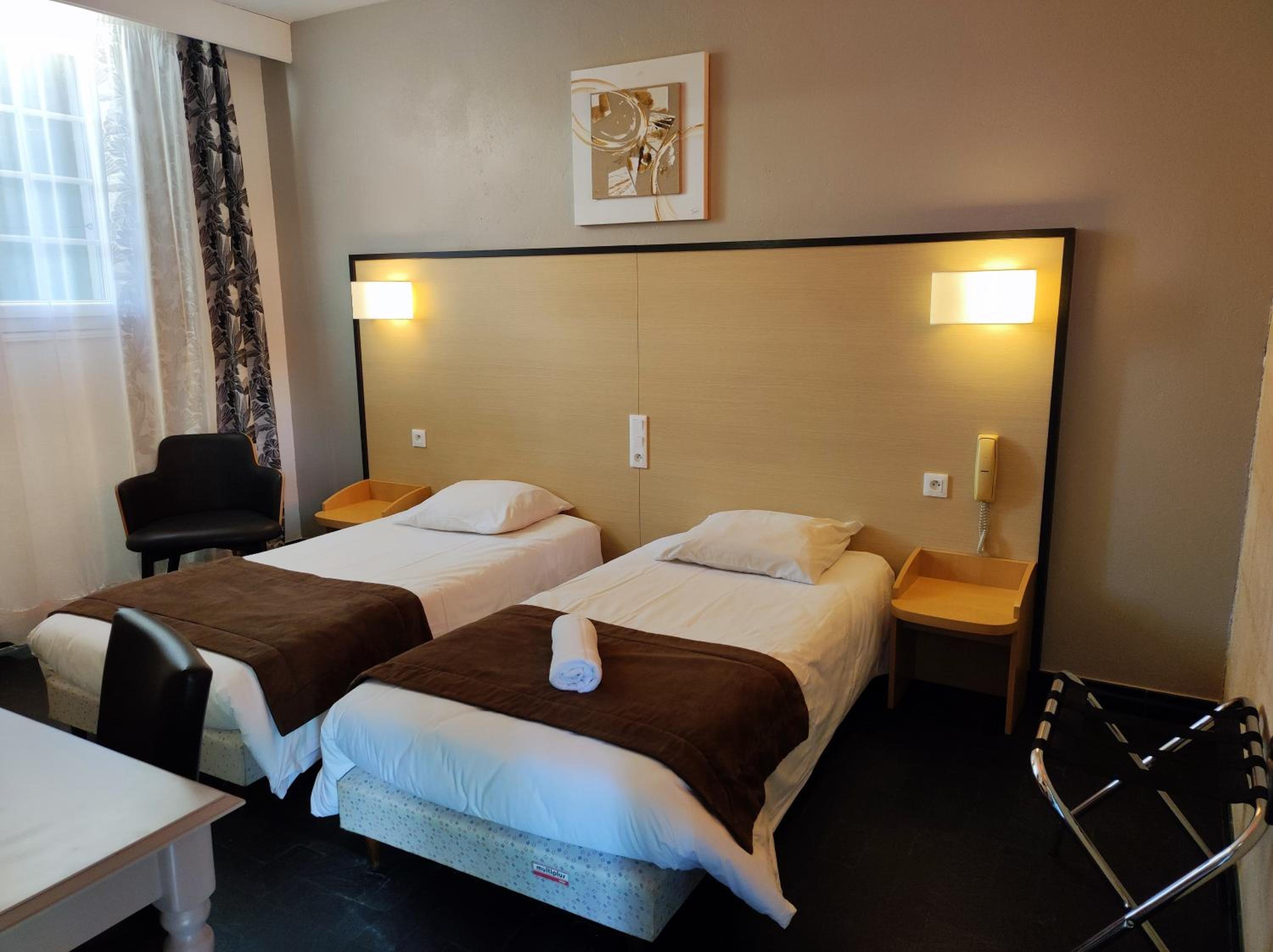 Large Twin Room photo 3