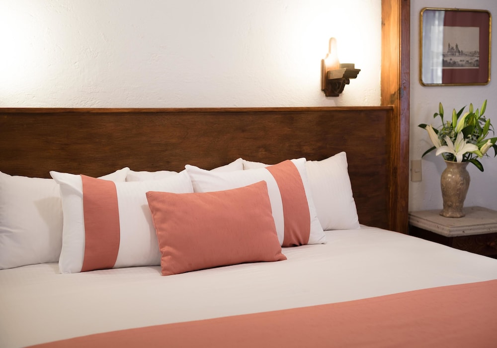 Junior Suite, 1 King Bed - Photo 5