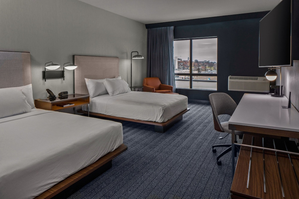 Room, 2 Queen Beds - Photo 1