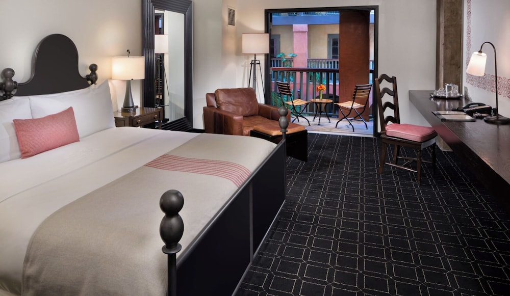 Deluxe Room, Balcony, Courtyard View - Photo 1