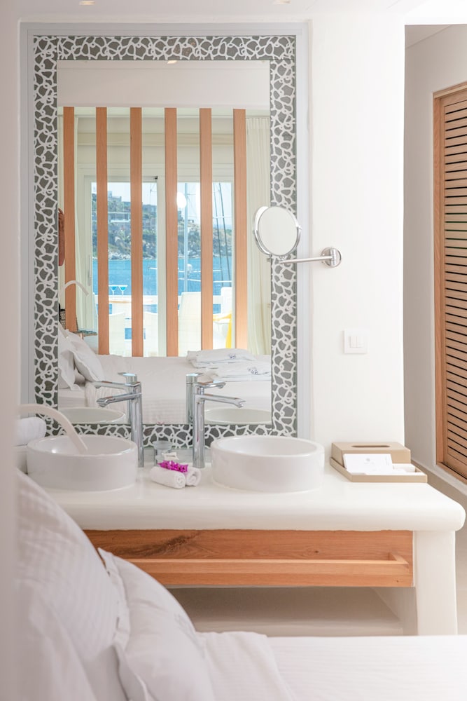 Sunshine Junior Suite, Sea View - Photo 4