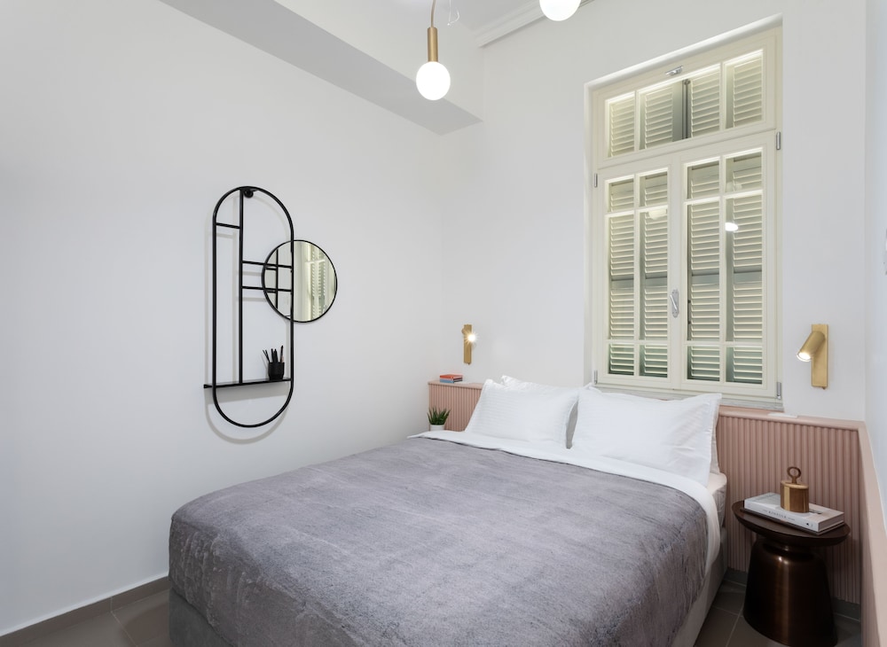 Two Bedroom Apartment With Balcony photo 2