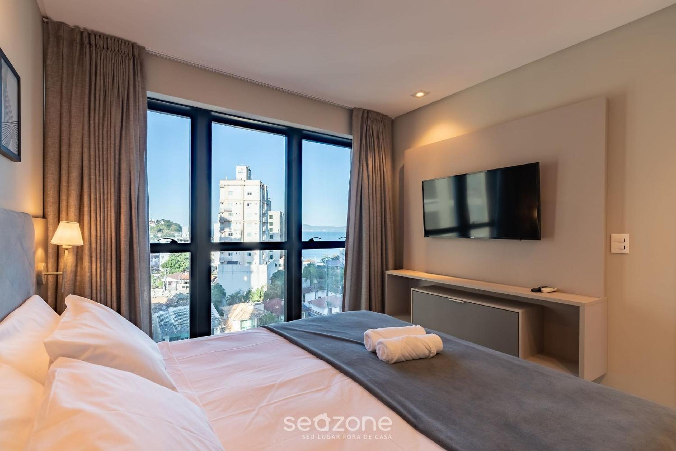 One-Bedroom Apartment with Ocean View
