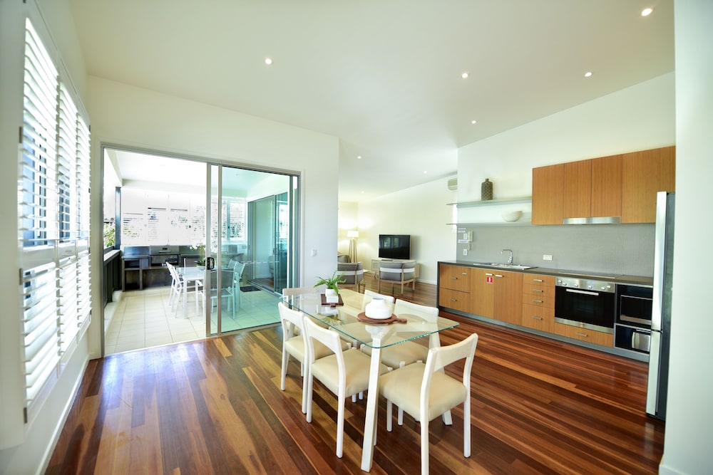 Byron Penthouse Villa Three