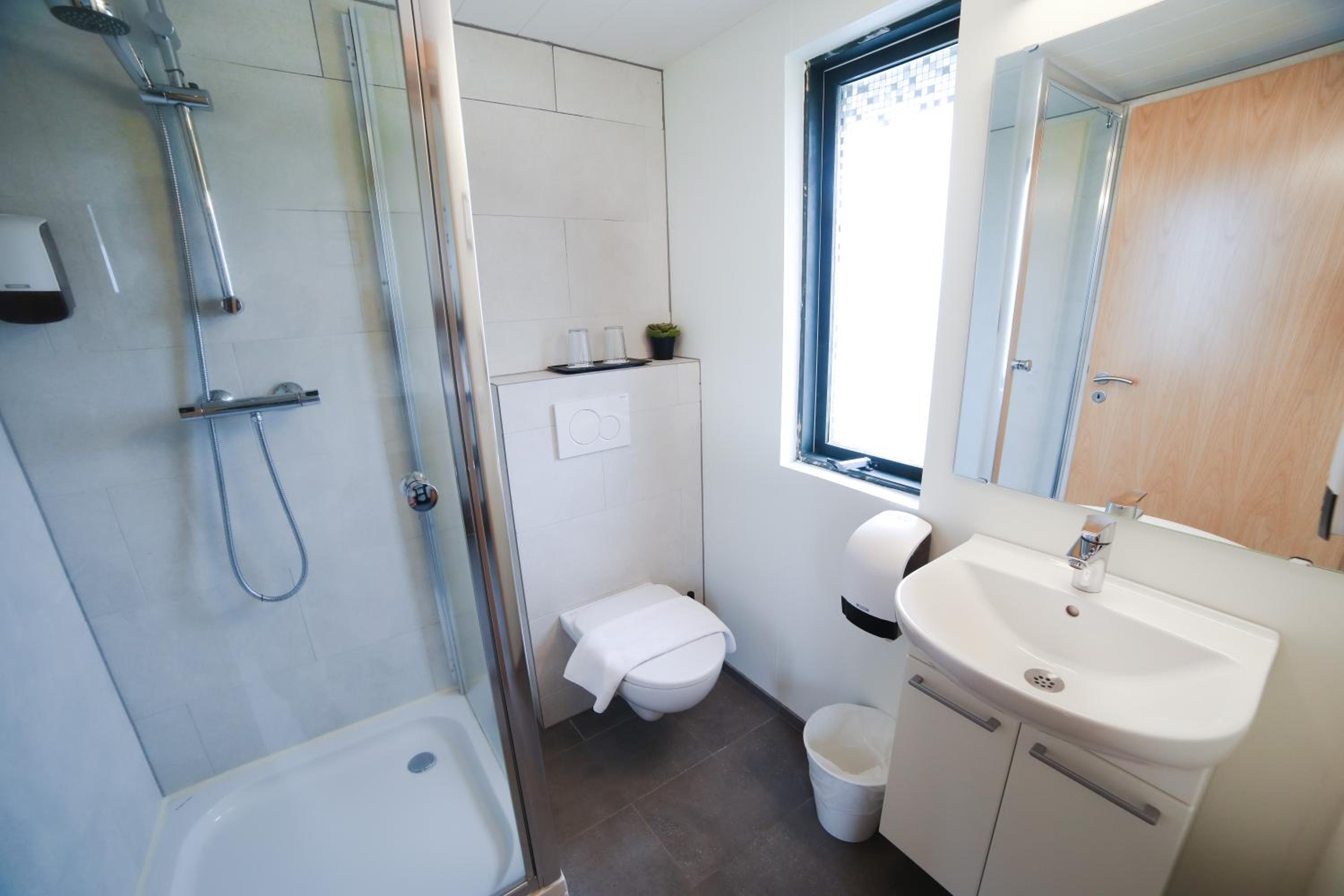 Economy Double or Twin Room photo 3