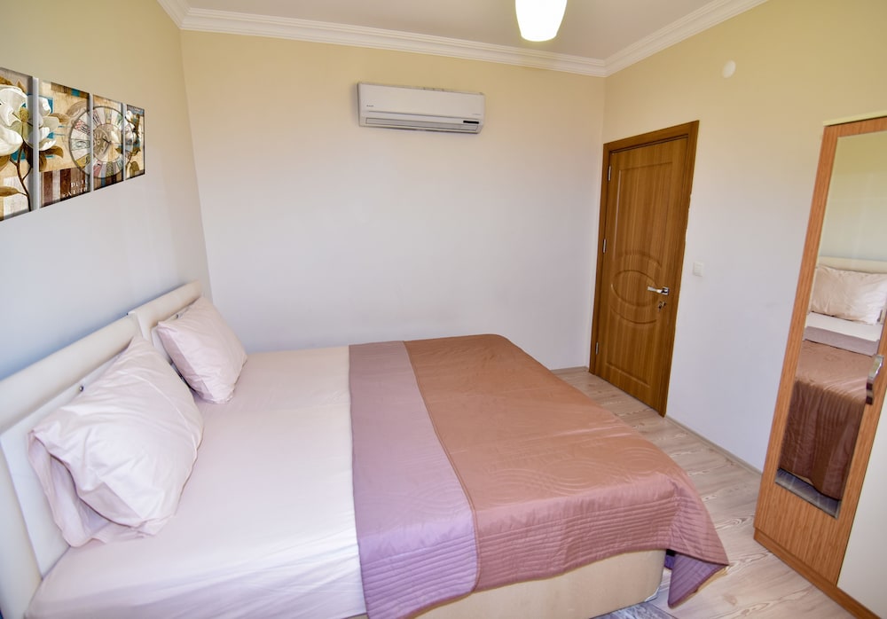 Apartment, 3 Bedrooms, Sea View photo 1